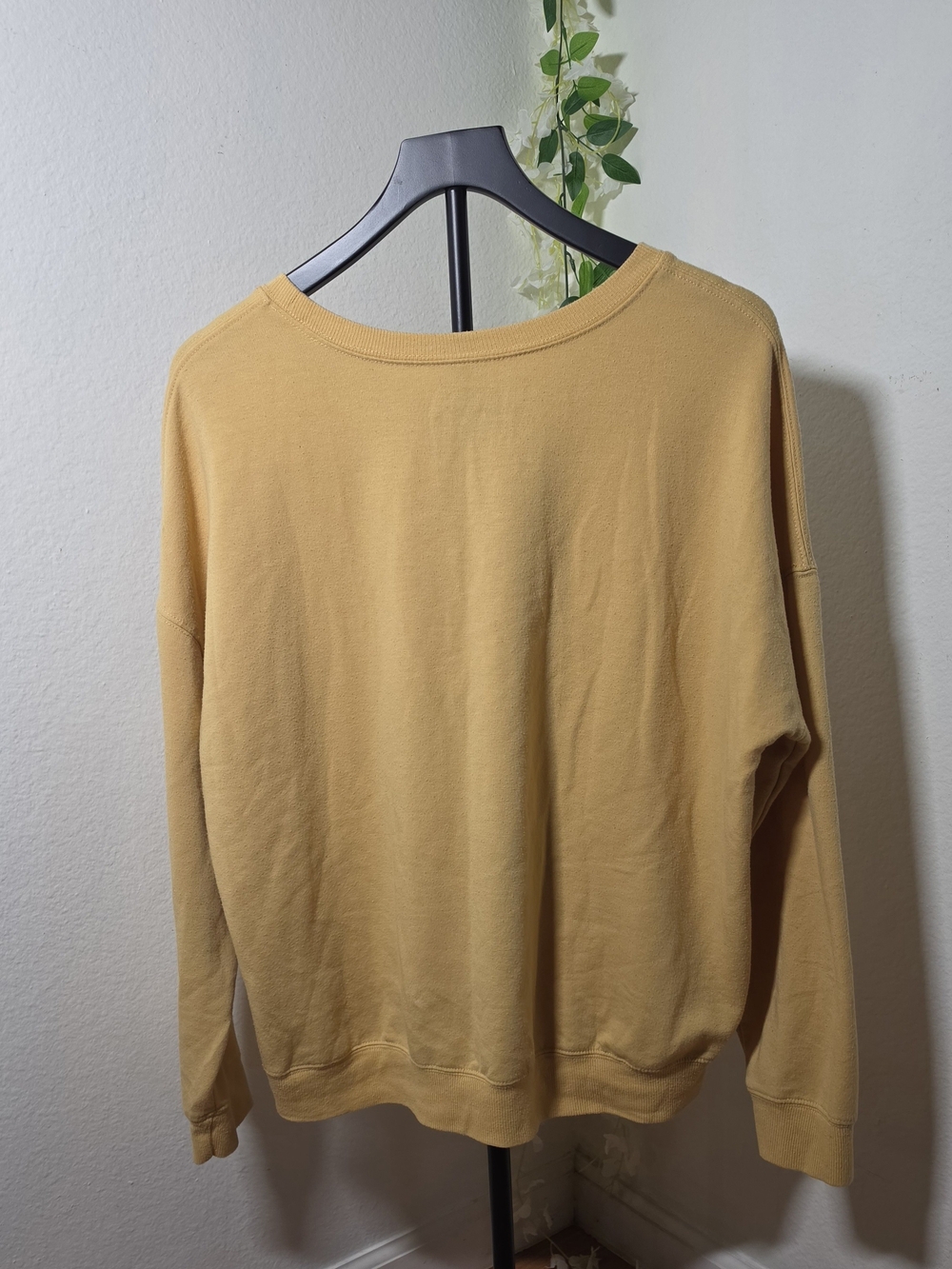 AC/DC World Tour 1979 Yellow Graphic Sweatshirt - Picture 2 of 8